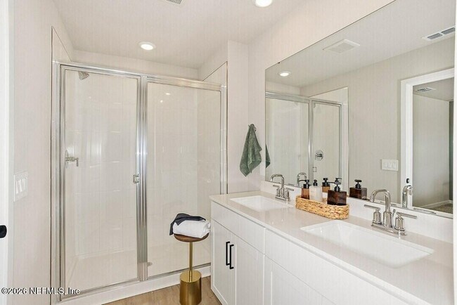 Building Photo - 3608 YORK Ln