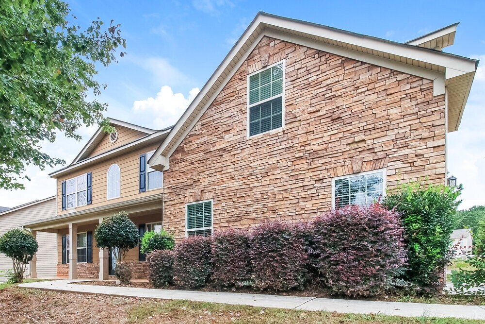 Building Photo - 565 McGiboney Ln