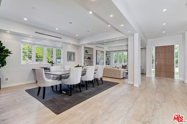 Building Photo - 9767 Monte Mar Dr