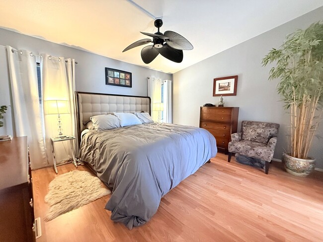 Building Photo - AVAILABLE NOW! 3 Bed / 2 Bath Condo in 55+...