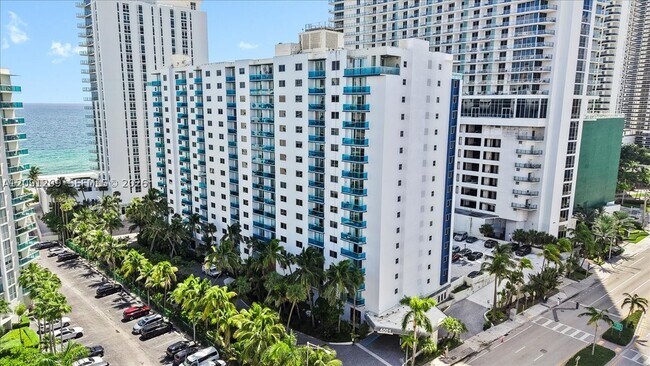 Building Photo - 4001 S Ocean Dr