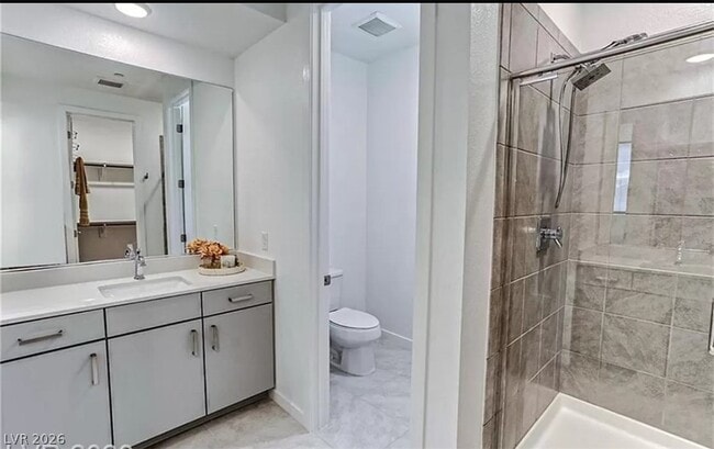 Building Photo - 817 Piermont court