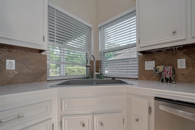 Building Photo - 30411 Arborg Dr