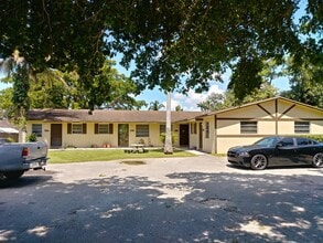 Building Photo - 4931 SW 65 Ave