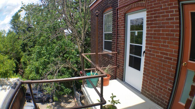 Balcony - 5008 Penn St