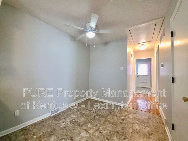 Building Photo - 3510 Lansdowne Dr