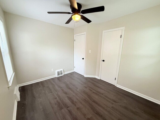 Building Photo - Renovated 3-Bedroom Home – We Welcome Sect...