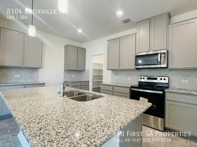Building Photo - 8104 Knoxville Trl