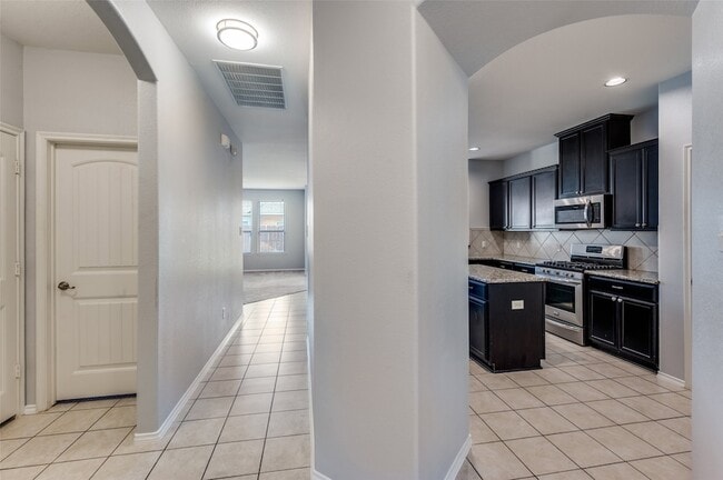 Building Photo - 1012 Lake Meadow Ln