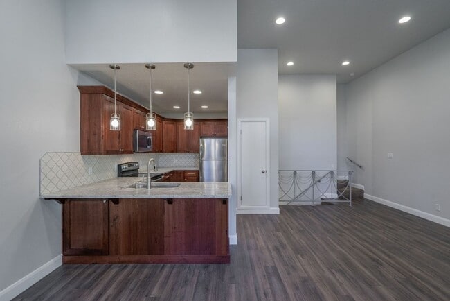 Building Photo - Fully Remodeled Townhome in the Heart of D...