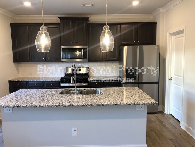 Building Photo - 4579 Silver Oak Dr SW