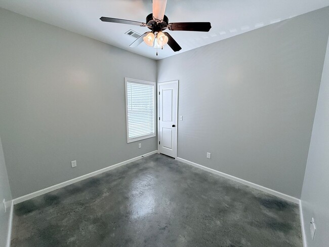 Building Photo - 145 MS-334