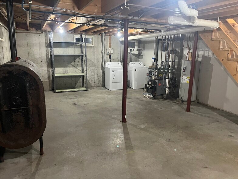 Building Photo - 12 Bow St