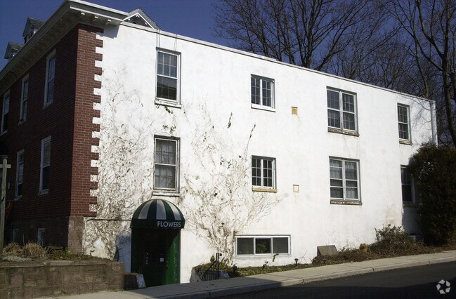 Building Photo - 103 N State St