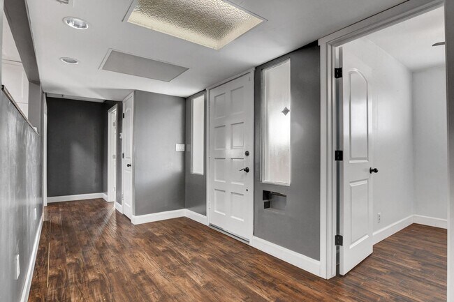 Building Photo - UNIQUE SINGLE FAMILY HOME! - No HOA, Car Lift, RV Parking and Nice Backyard