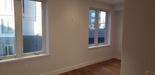 Building Photo - 50 Hichborn St