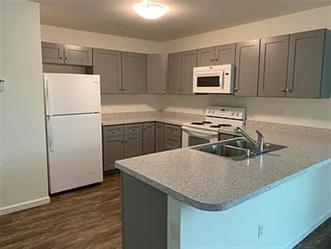 Building Photo - Don’t Miss this Offer !!