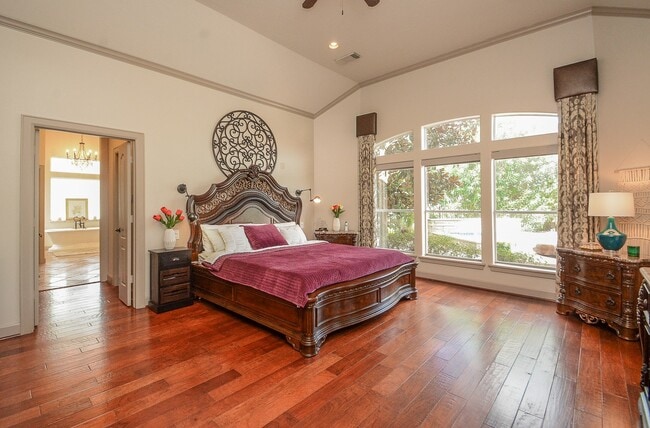 Building Photo - 15302 Bandera Falls Bend