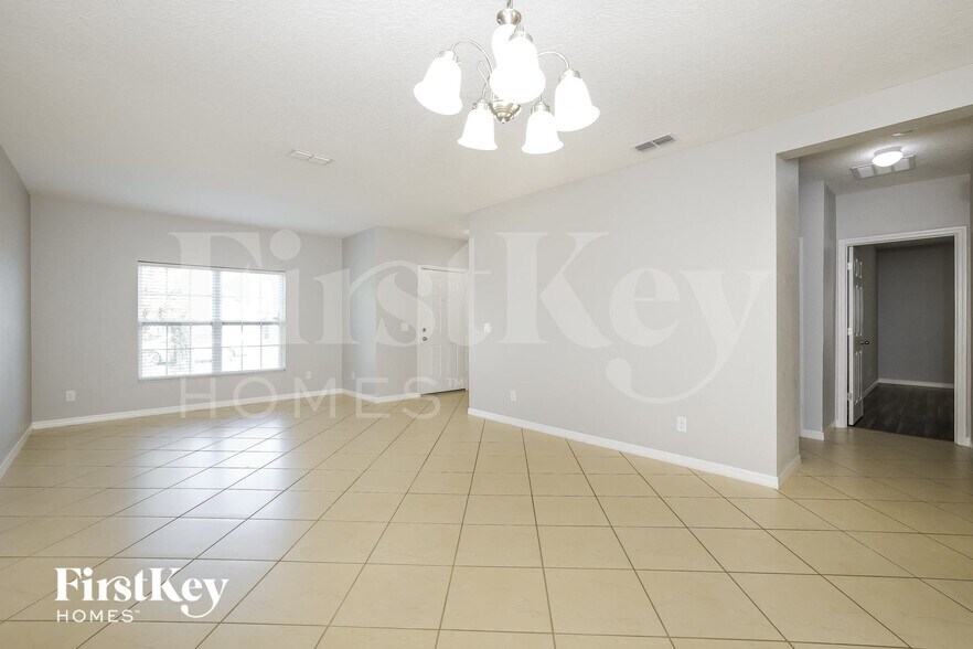 Building Photo - 4724 Rockvale Dr