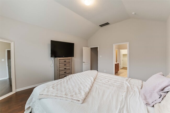 Building Photo - 5914 River Timber Trl