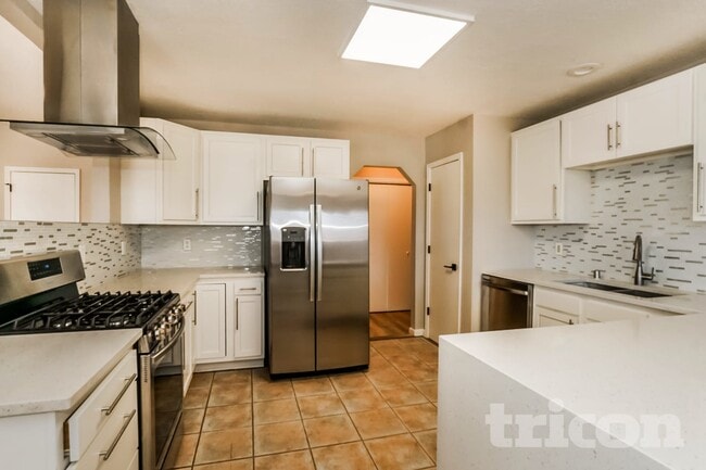 Building Photo - 1600 31st St SE