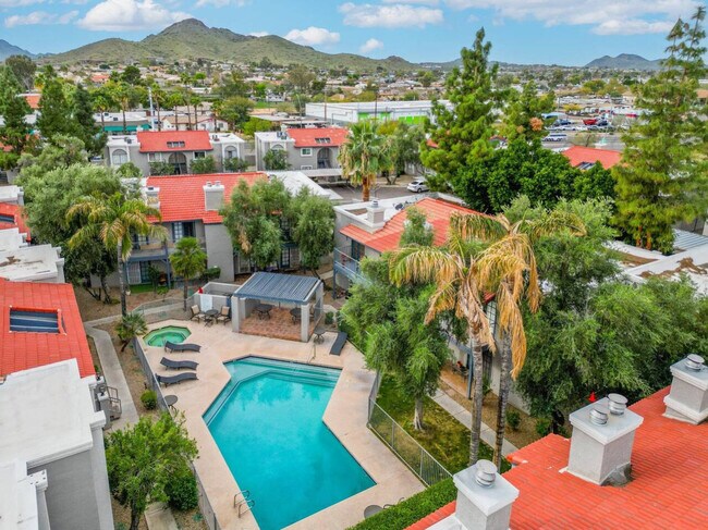 Building Photo - 15402 N 28th St