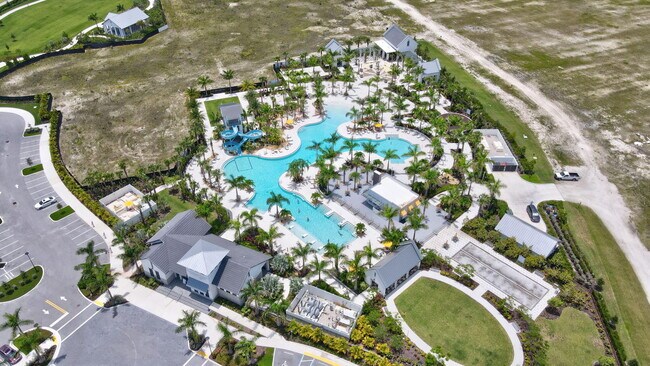 Building Photo - 15120 Wildwood Cir