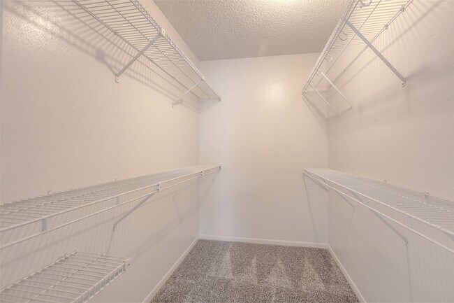 Building Photo - 3919 Fairmont Pkwy