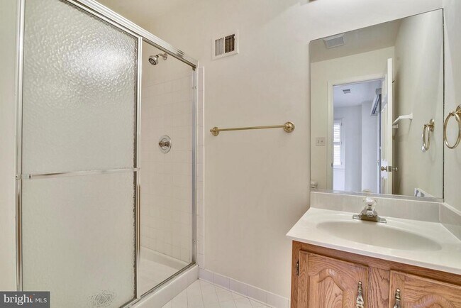 Building Photo - 3023 Oakton Meadows Ct