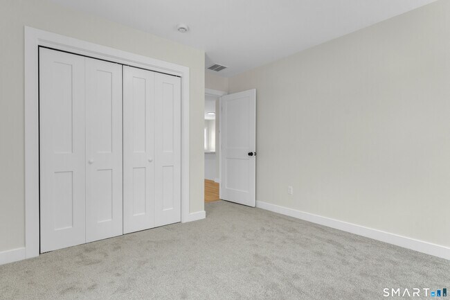 Building Photo - 31 Drive Way