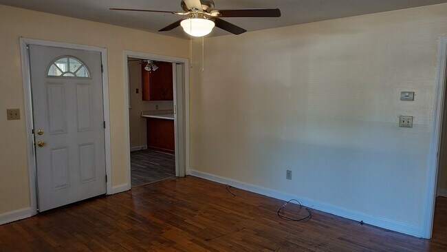 Building Photo - 5111 Palmetto Ln