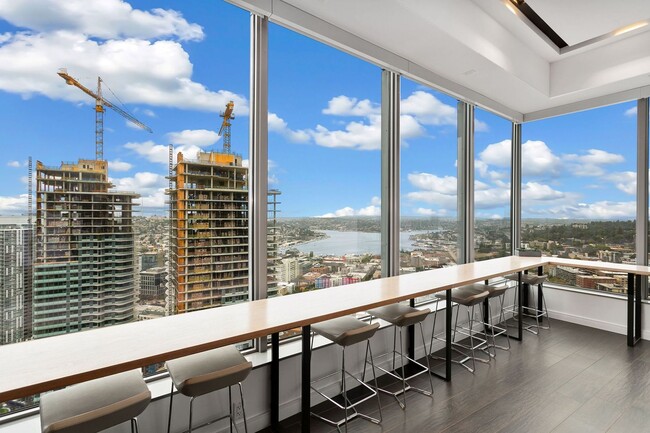 Building Photo - Bright and Modern World-Class Condo