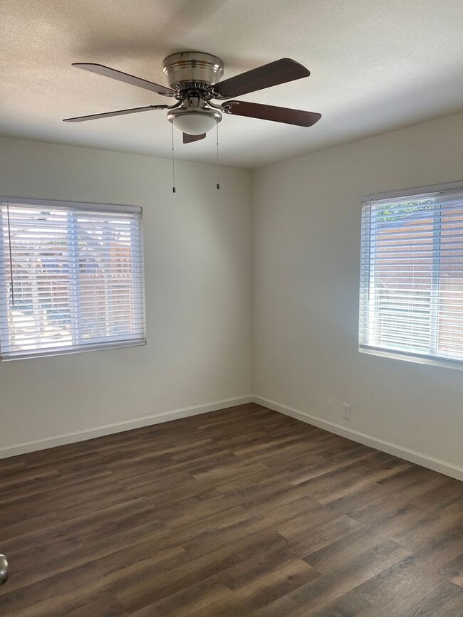 Building Photo - Updated home on a large lot!