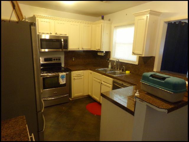 Building Photo - 9910 Brooks Ln