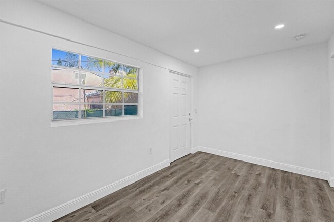 Building Photo - $1,995 435 NW 82ns Terrace Ter #2