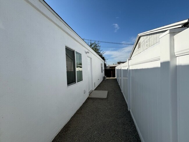 Building Photo - 13247 11th St