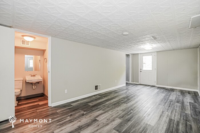 Building Photo - 1526 Burley Dr
