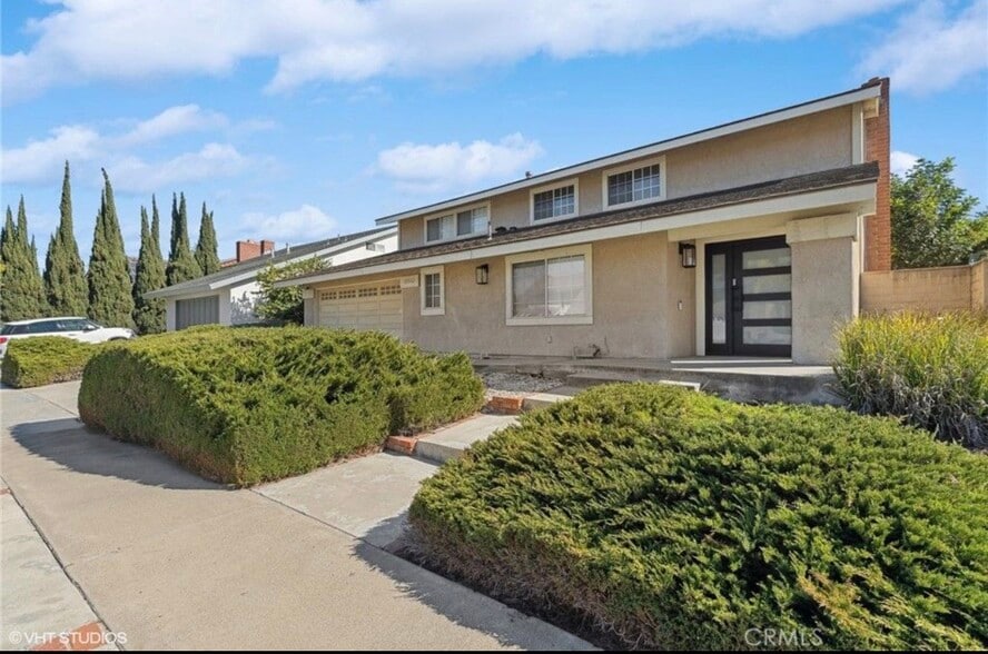 Building Photo - 17552 Wayne Ave