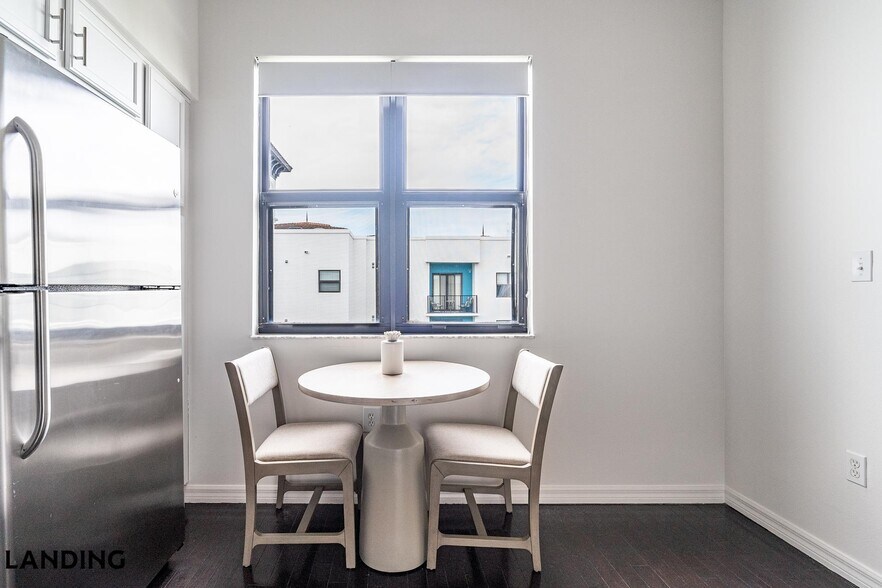 Building Photo - 440 NE 4th Ave