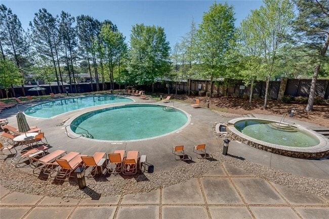 Building Photo - 2 Bedroom Townhome - Woodlands of Clemson