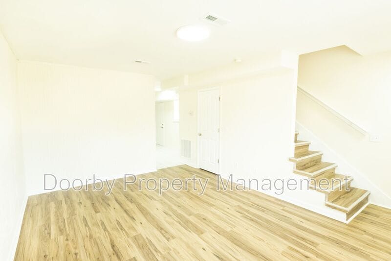 Building Photo - 3627 6th Ave