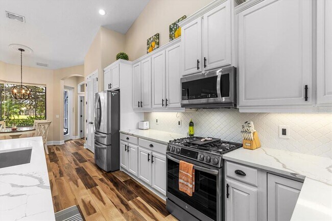Building Photo - 14261 Sundial Pl