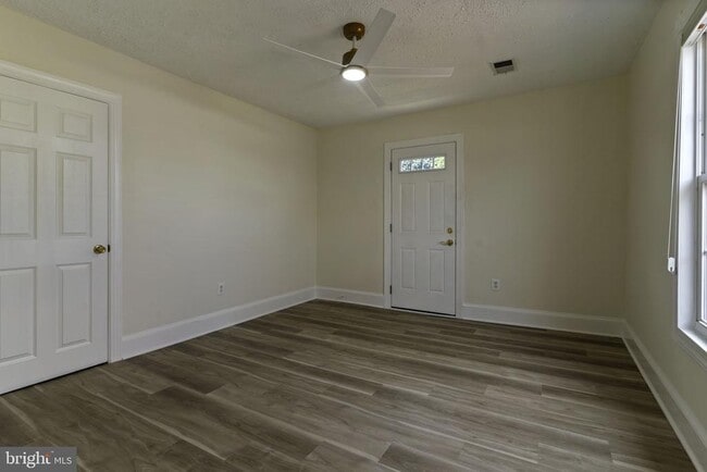 Building Photo - 1506 Mt Vernon Ave
