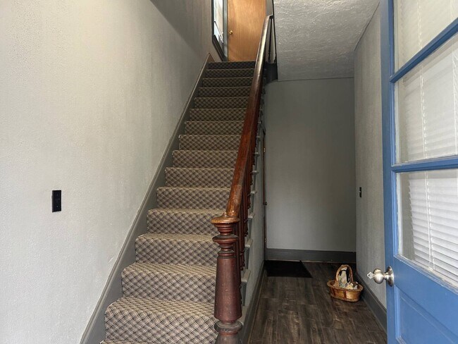 Building Photo - 112 S Melcher St