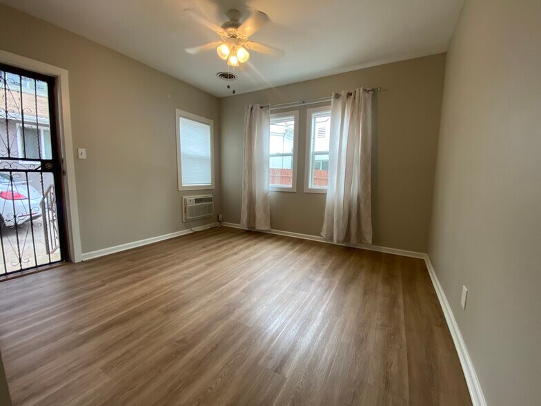 Building Photo - 4535 Avocado St