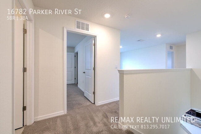 Building Photo - 16782 Parker River St