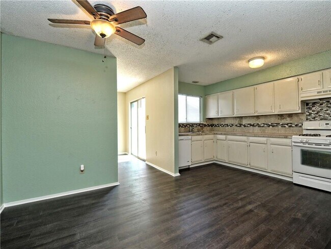 Building Photo - 8407 Gallatin Dr