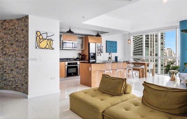 Building Photo - 480 NE 30th St