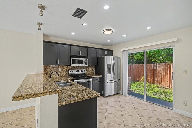 Building Photo - 5789 Woodland Point Dr