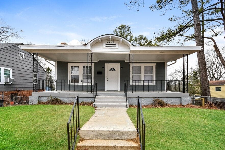 Building Photo - 7206 4th Ave S